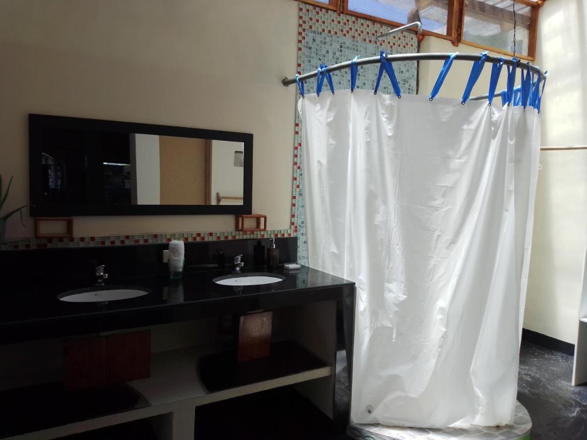 Cozy Hosting Galapagos Apartment Puerto Ayora  Exterior foto